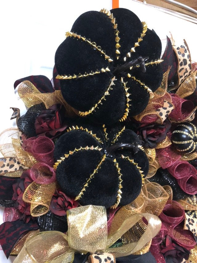 Gothic, fall wreath, goth Halloween, Halloween wreath, pumpkin wreath, velvet pumpkin wreath