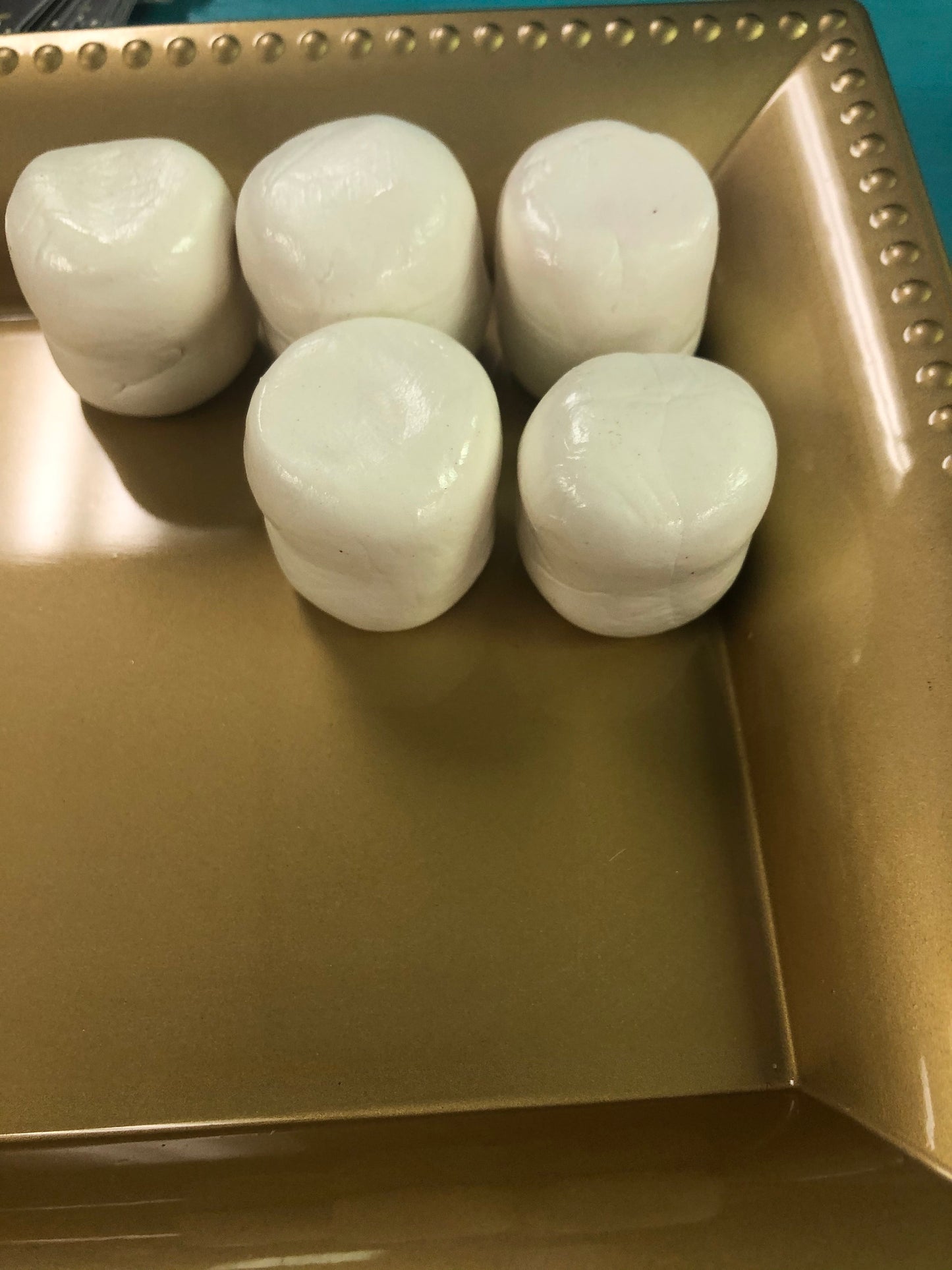Fake bakes, marshmallows, fake bake accents, fake marshmallows