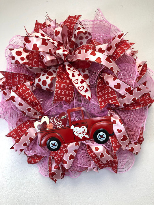 Valentines wreath, valentines truck wreath, pink and red wreath, valentines decor, porch decor, front door wreath