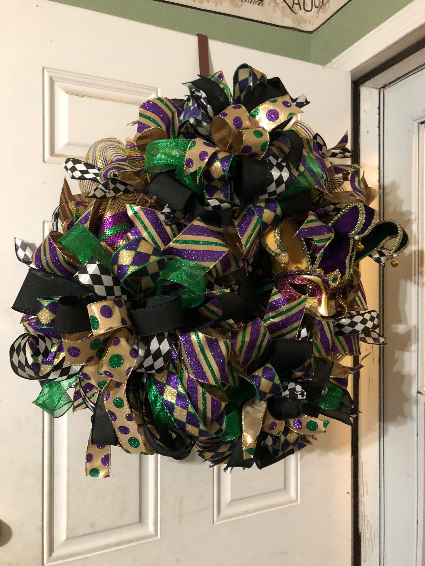 Mardi Gras, New Orleans wreath, front door wreath, porch decor, party decor, Mardi Gras mask wreath