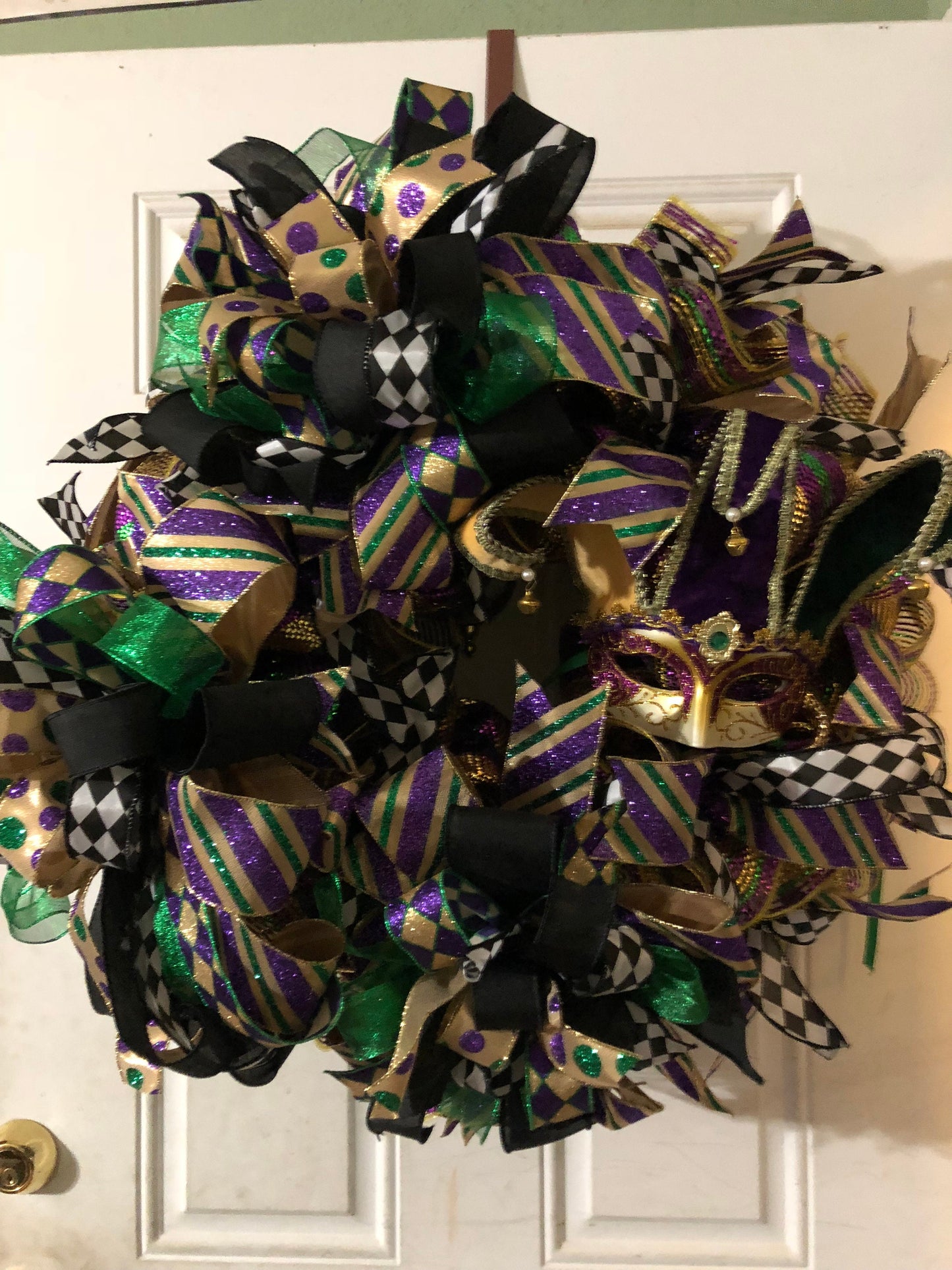 Mardi Gras, New Orleans wreath, front door wreath, porch decor, party decor, Mardi Gras mask wreath