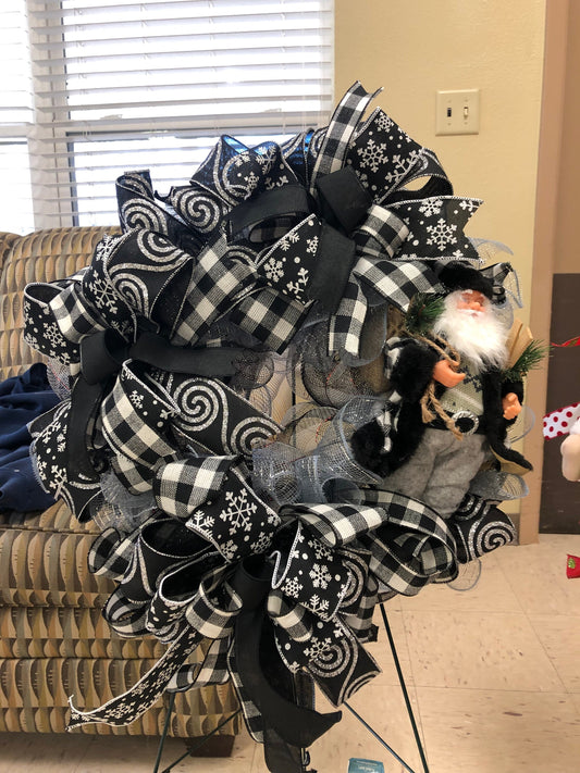 Santa wreath, Santa reef, black and white Santa, , front door decor, front porch decor, Christmas decor, best Christmas wreath,  Santa reef