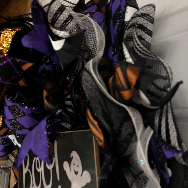 Ghost wreath, thin wreath, Halloween decor, Boo wreath, Halloween wreath, fall holiday decor