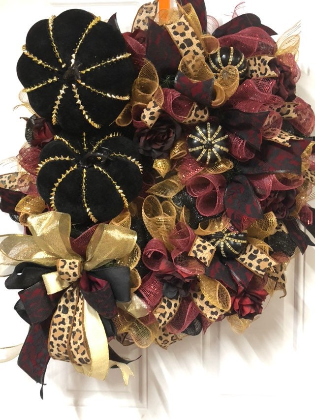 Gothic, fall wreath, goth Halloween, Halloween wreath, pumpkin wreath, velvet pumpkin wreath