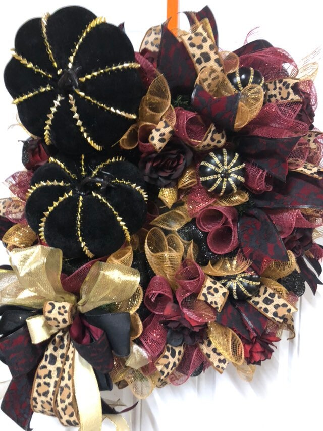 Gothic, fall wreath, goth Halloween, Halloween wreath, pumpkin wreath, velvet pumpkin wreath