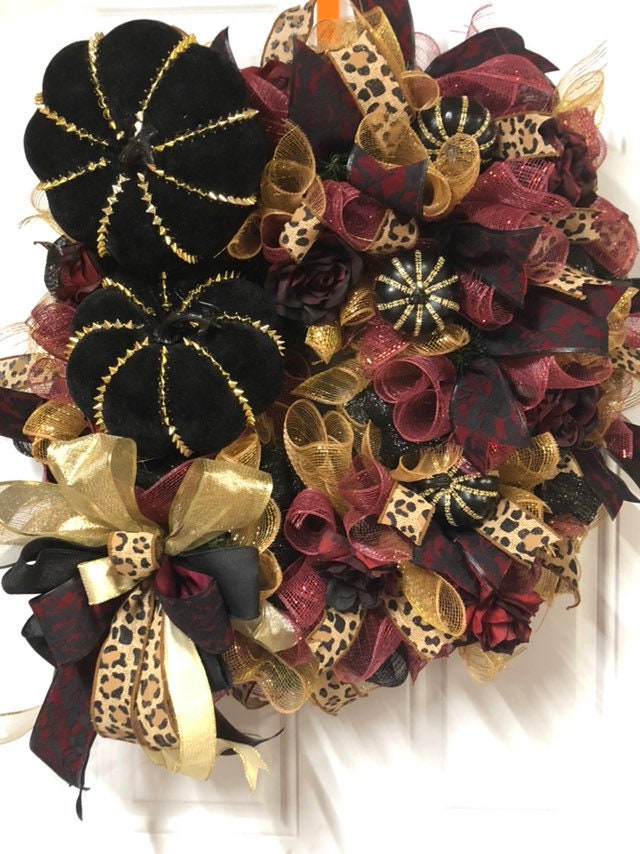 Gothic, fall wreath, goth Halloween, Halloween wreath, pumpkin wreath, velvet pumpkin wreath