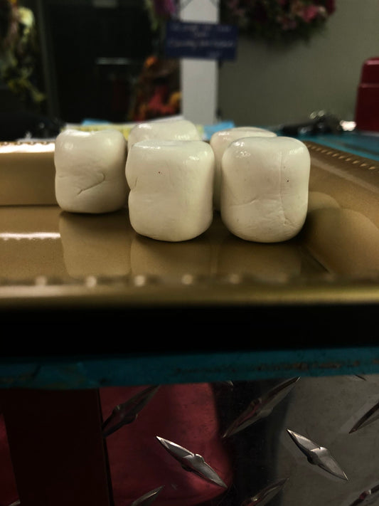 Fake bakes,  marshmallows, fake bake accents, fake marshmallows