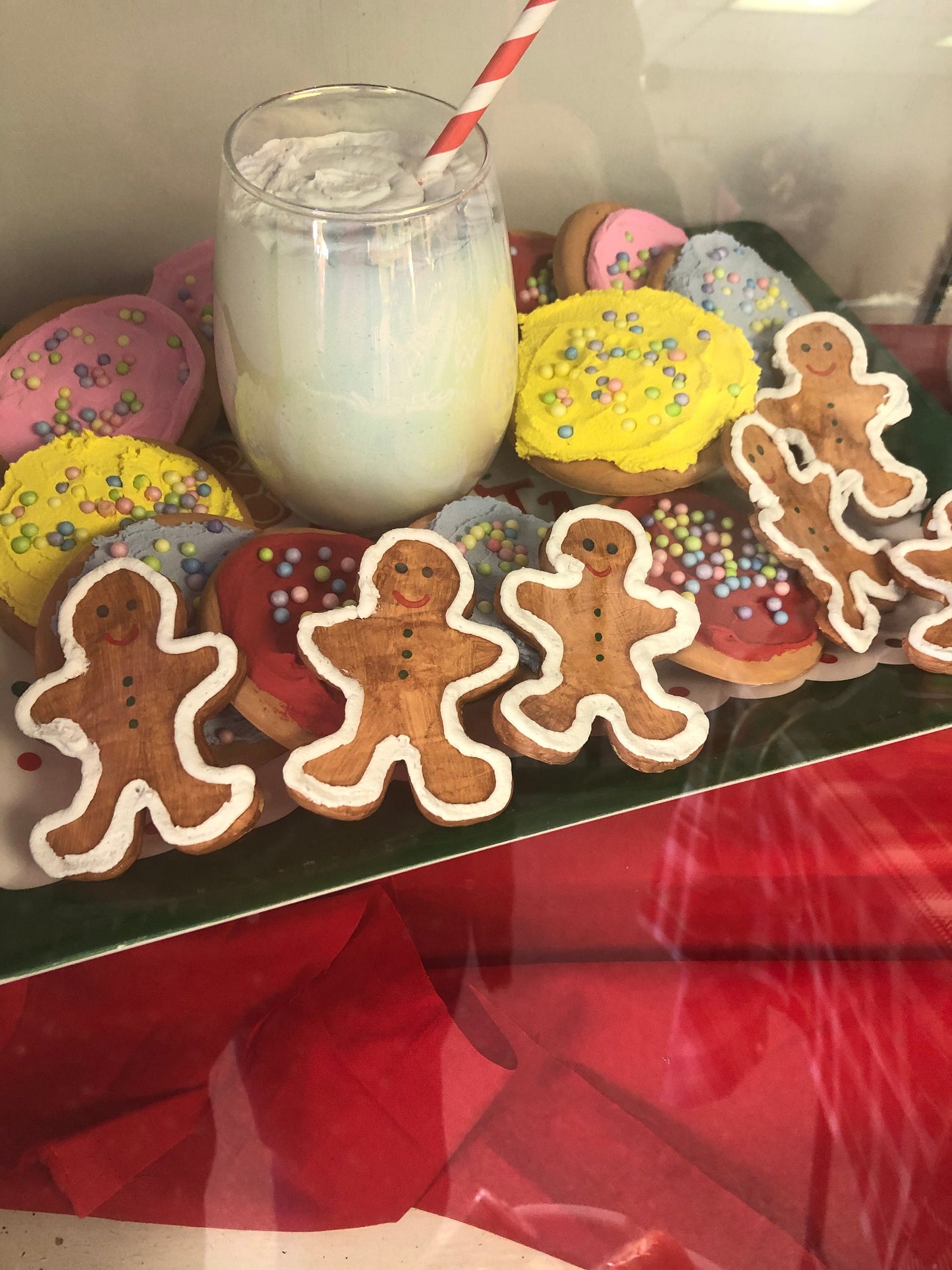 Gingerbread, gingerbread cookies, fake cookies, fake bakes
