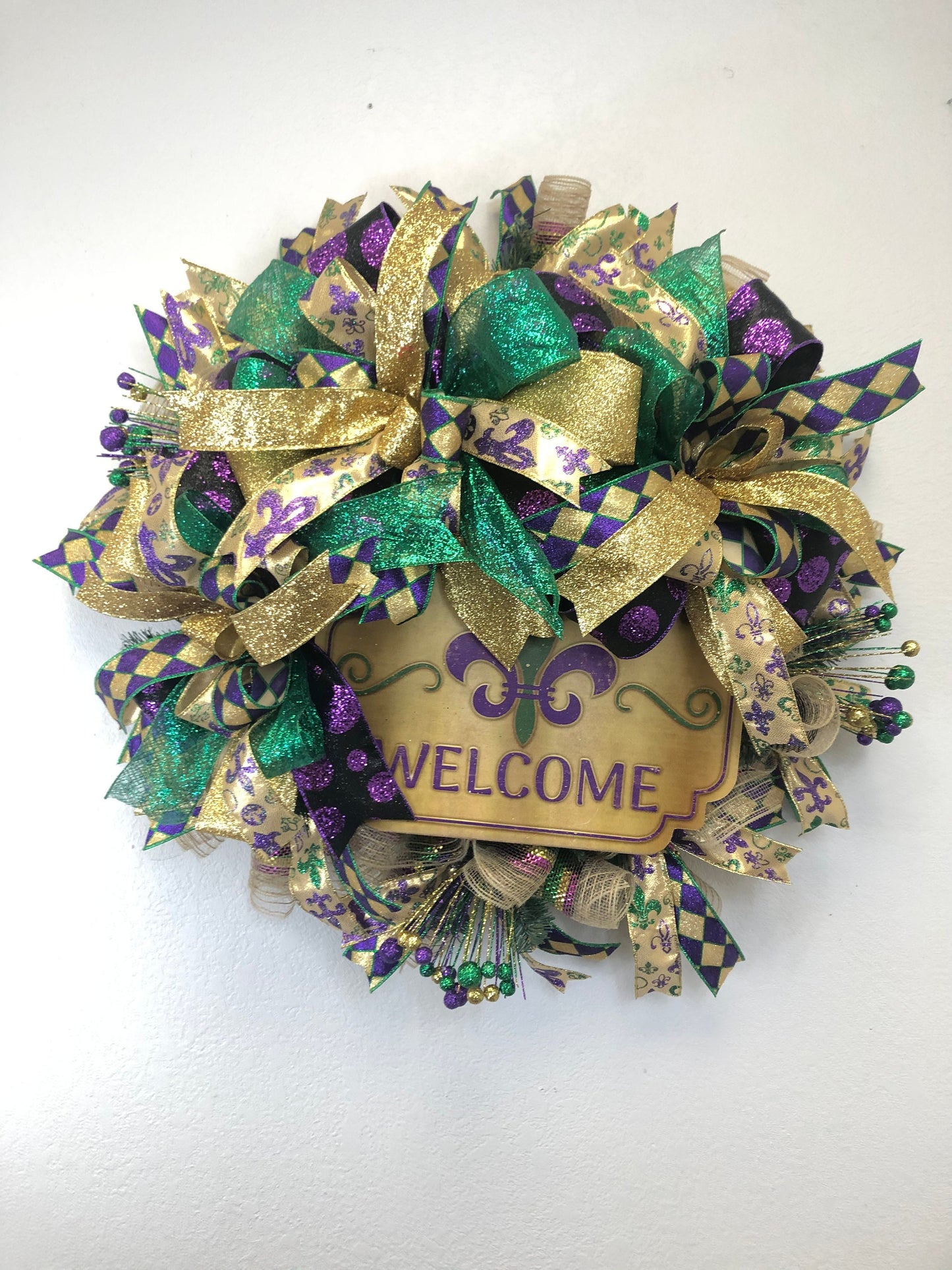 Mardi Gras, fleur de lis, New Orleans holiday, Mardi Gras wreath, front door decor, porch decor