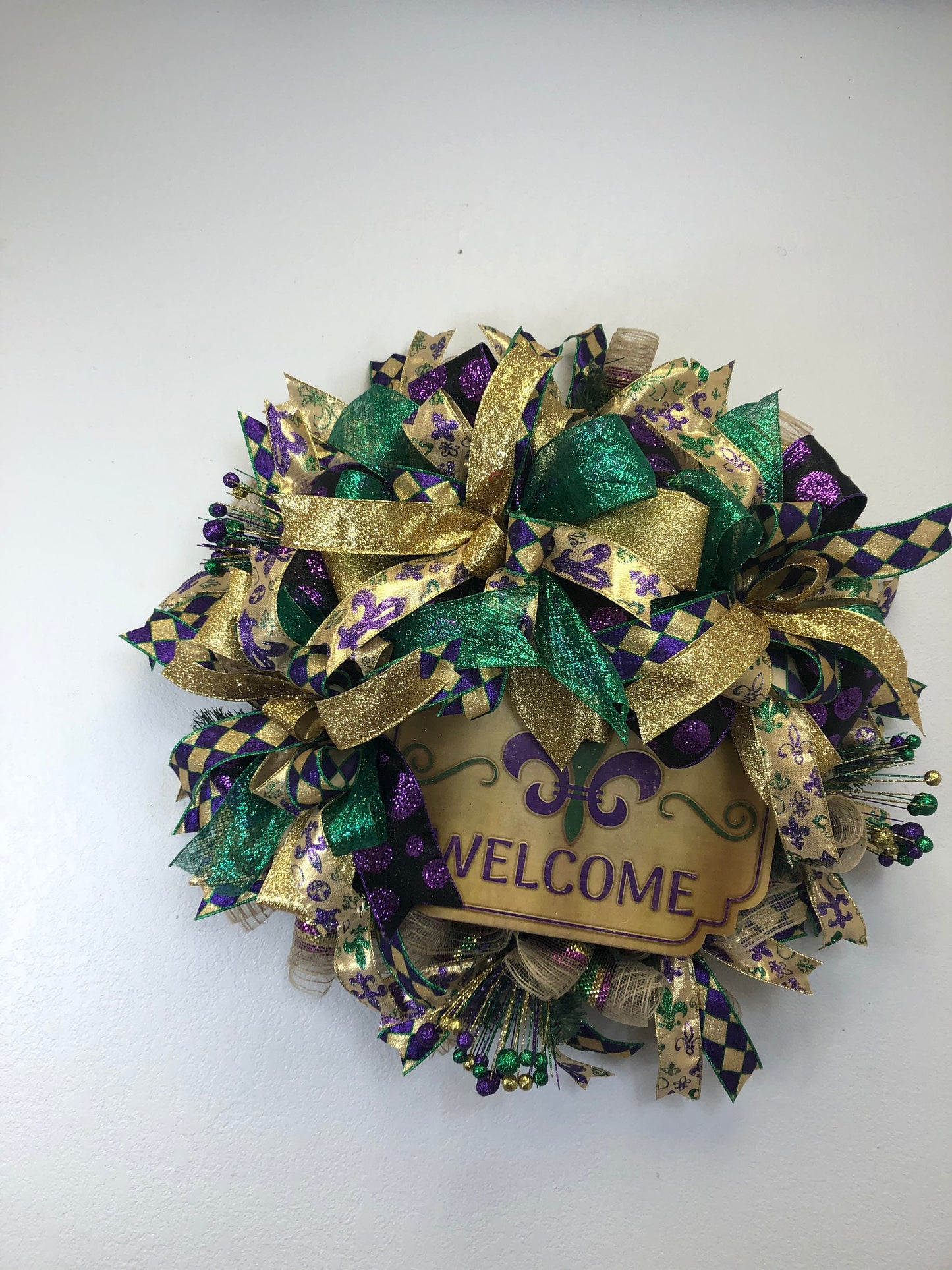 Mardi Gras, fleur de lis, New Orleans holiday, Mardi Gras wreath, front door decor, porch decor