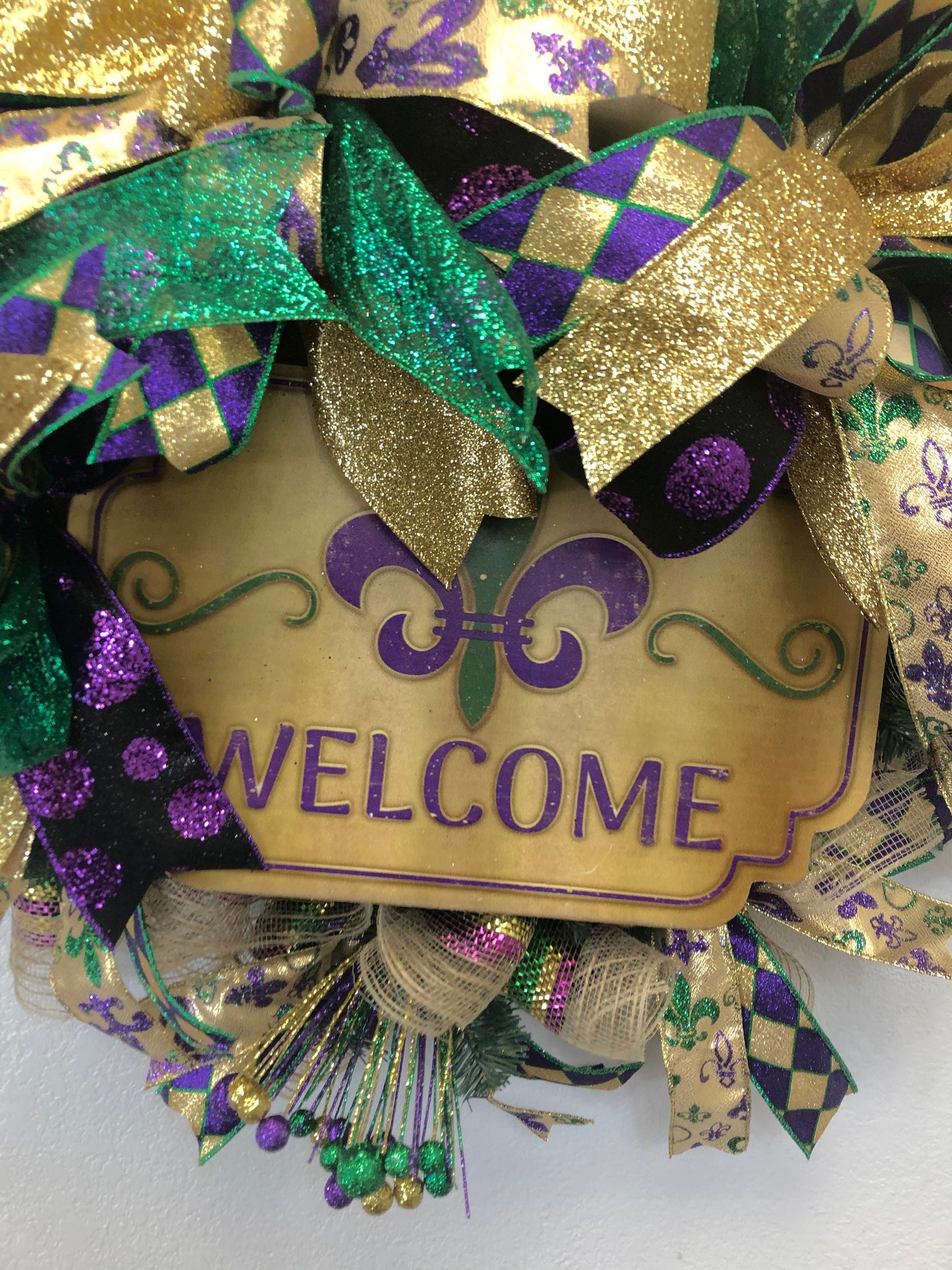 Mardi Gras, fleur de lis, New Orleans holiday, Mardi Gras wreath, front door decor, porch decor